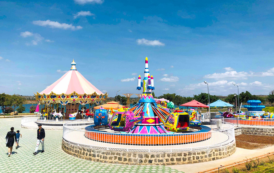 3 Cụm trò chơi liên hoàn tại Khu du lịch sinh thái Xuân Thủy thu hút du khách- Ảnh Thủy Bình.jpg