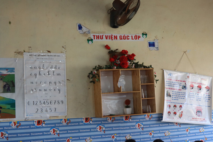 Là thư viện trong trường học nhưng những chỗ này không hề thấy sách