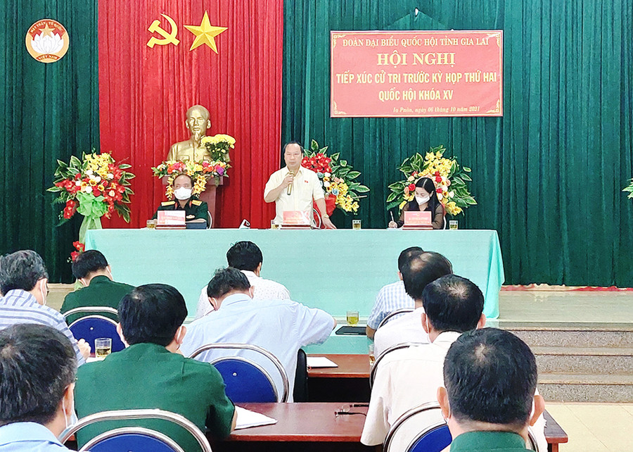 Quang cảnh buổi tiếp xúc cử tri ở xã Ia Pnôn (huyện Đức Cơ). Ảnh: Vĩnh Hoàng Quang cảnh buổi tiếp xúc cử tri ở xã Ia Pnôn. Ảnh: Vĩnh Hoàng