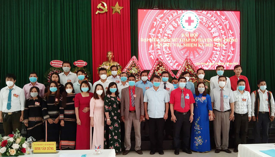  Ban chấp hành Hội CTĐ huyện Chư Prông nhiệm kỳ 2021-2026 ra mắt Đại hội. Ảnh: Hồng Ngọc