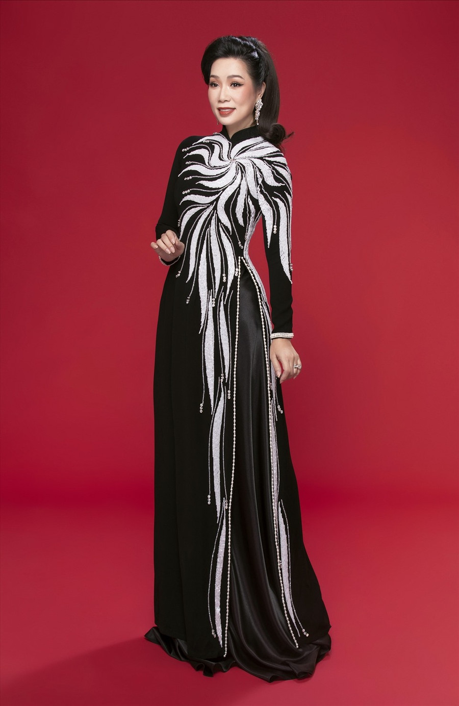 Hiện tại, Trịnh Kim Chi có cuộc sống hôn nhân viên mãn bên ông xã doanh nhân và các con. Không chỉ là một người mẹ, một người vợ đảm đang mà nữ nghệ sĩ còn tích cực trong các hoạt động nghệ thuật và làm thiện nguyện. Đối với cô, khi làm bất cứ công việc gì, chỉ cần xuất phát từ tâm và làm hết mình thì sẽ đạt được những kết quả xứng đáng.