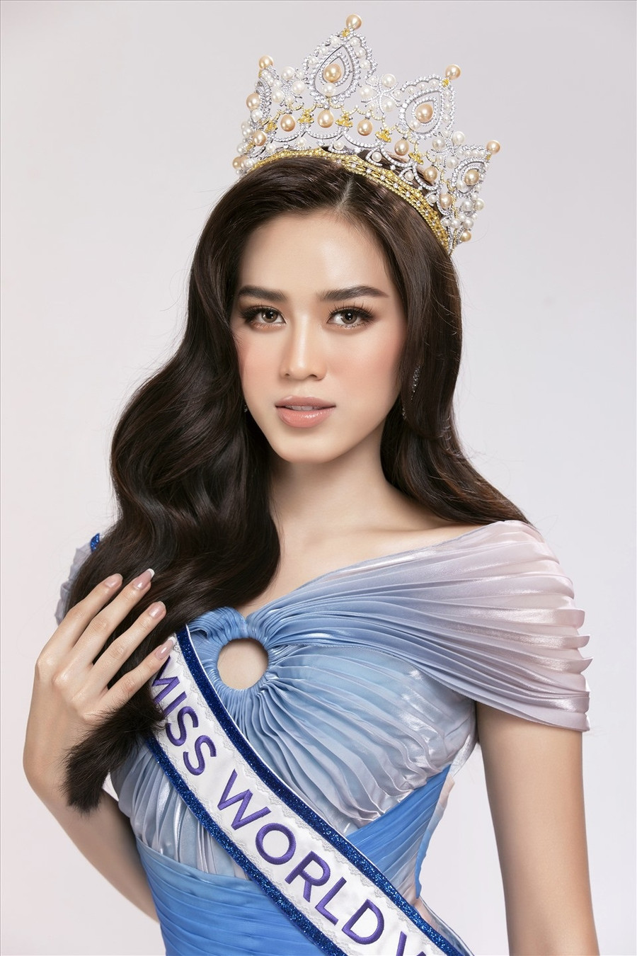 Theo như lịch trình đã công bố, Miss World 2021 sẽ diễn ra từ ngày 21.11 cho đến ngày 16.12 tại Puerto Rico. Bên cạnh đêm Chung kết, Đỗ Thị Hà sẽ còn tranh tài cùng với hơn 100 đại diện khác tại những phần thi phụ hấp dẫn như Top Model, Head to head challenge, người đẹp thể thao,... Ảnh: Lê Thiện Viễn.
