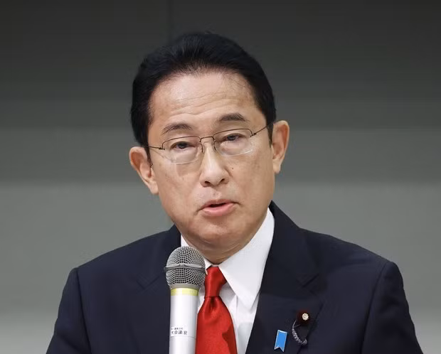 Ông Fumio Kishida trong phiên thảo luận trực tuyến tại trụ sở của đảng ở Tokyo, ngày 22/9/2021. (Ảnh: Kyodo/TTXVN)