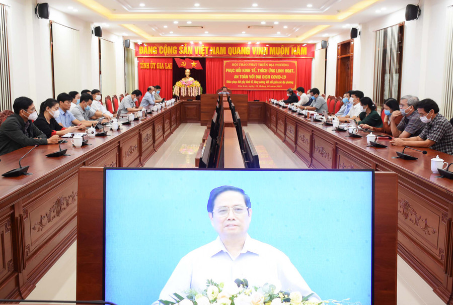 Thủ tướng Chính phủ Phạm Minh Chính khẳng định giải pháp chống dịch hiện nay là thực hiện nguyên tắc 5k+vắc xin+công nghệ+ý thức người dân trong công tác phòng-chống dịch và các biện pháp có thể. Ảnh: Minh Triều