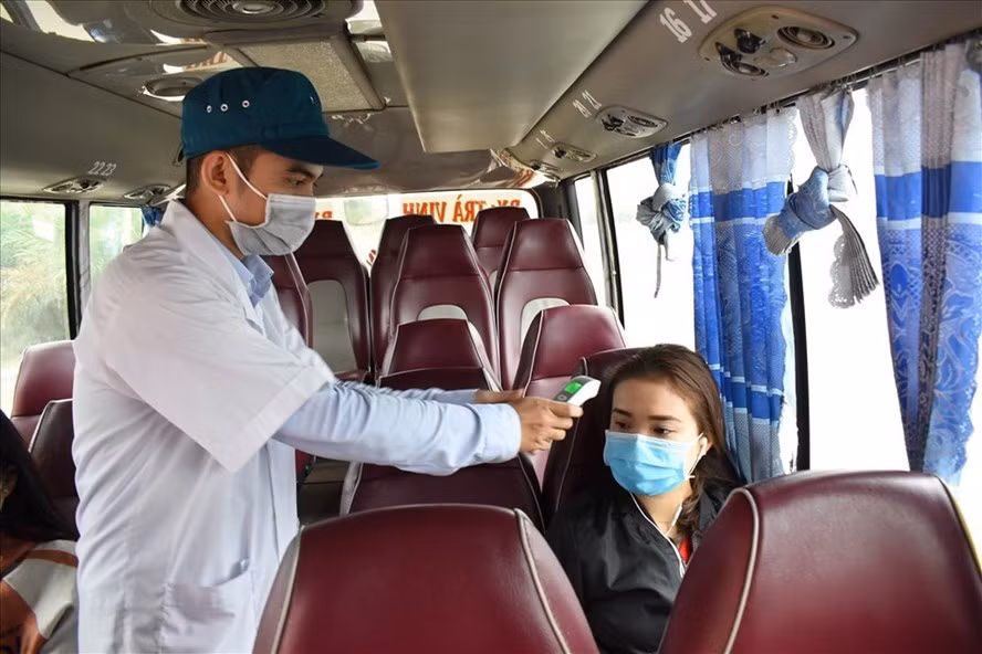 Hành khách không cần xét nghiệm nếu đã tiêm một mũi vaccine. Ảnh minh họa: LĐ