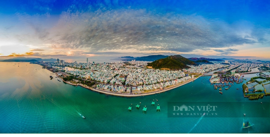 Khu vực đầm Thị Nại nằm sát thành phố du lịch Quy Nhơn. Ảnh: Dũng Nhân