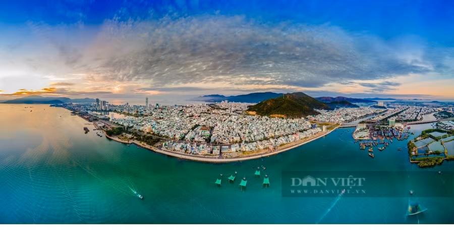 Khu vực đầm Thị Nại nằm sát thành phố du lịch Quy Nhơn. Ảnh: Dũng Nhân