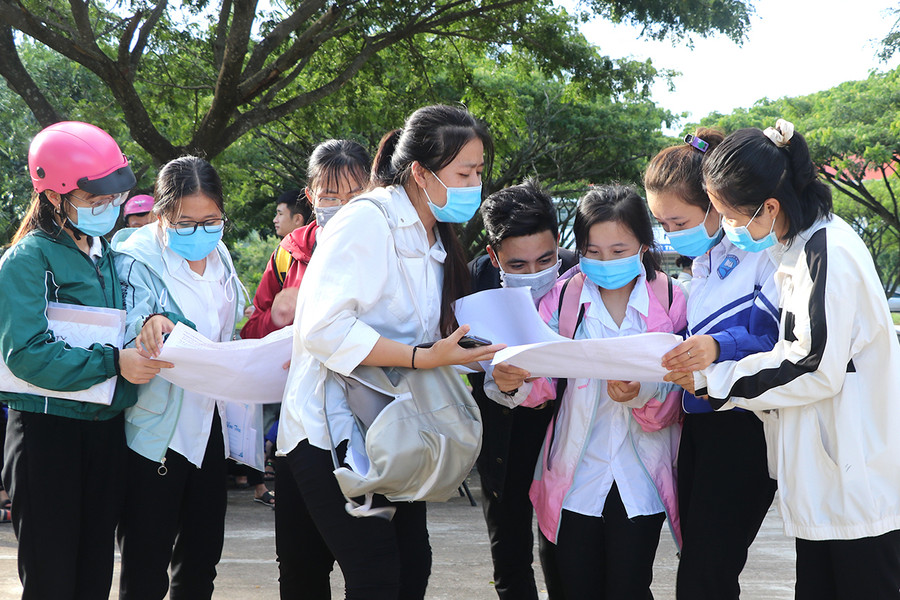  Ứng dụng phần mềm tương tác từ Dự án “Tuổi trẻ và những cung đường biết nói”, thanh-thiếu niên có thể phản ánh, đề xuất những bất cập về hạ tầng giao thông đến cơ quan quản lý. Ảnh: Hải Lê
