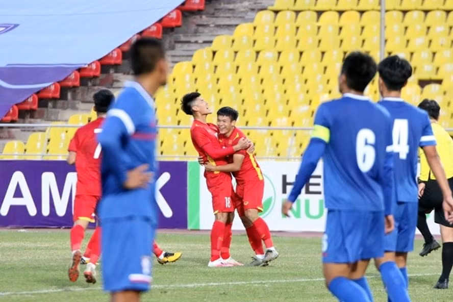 U23 Việt Nam vẫn có nguy cơ bị loại dù đang có lợi thế lớn nhất tại bảng I. Ảnh: VFF