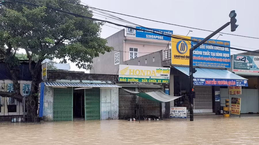 Nhà người dân ở P.Trần Quang Diệu bị ngập nước. Ảnh: Hoàng Trọng