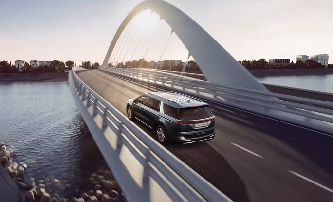 Các phiên bản Kia Carnival (áp dụng từ ngày 9-10) có giá từ 1,199 tỉ đồng cho phiên bản Kia Carnival 2.2D Luxury (8 ghế).