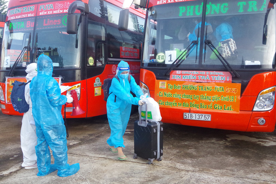 Các công dân được đón về an toàn tại Khu cách ly Trung tâm Huấn luyện, bồi dưỡng kiến thức quốc phòng và an ninh (Trung đoàn Bộ binh 991, Bộ Chỉ huy Quân sự tỉnh Gia Lai) vào sáng 15-9. Ảnh: Huy Bắc