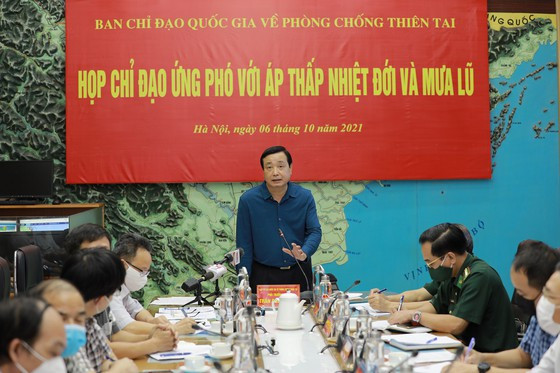 Ông Trần Quang Hoài, Phó trưởng Ban Chỉ đạo Quốc gia về phòng chống thiên tai chủ trì cuộc họp. Ông Trần Quang Hoài, Phó trưởng Ban Chỉ đạo Quốc gia về phòng chống thiên tai chủ trì cuộc họp