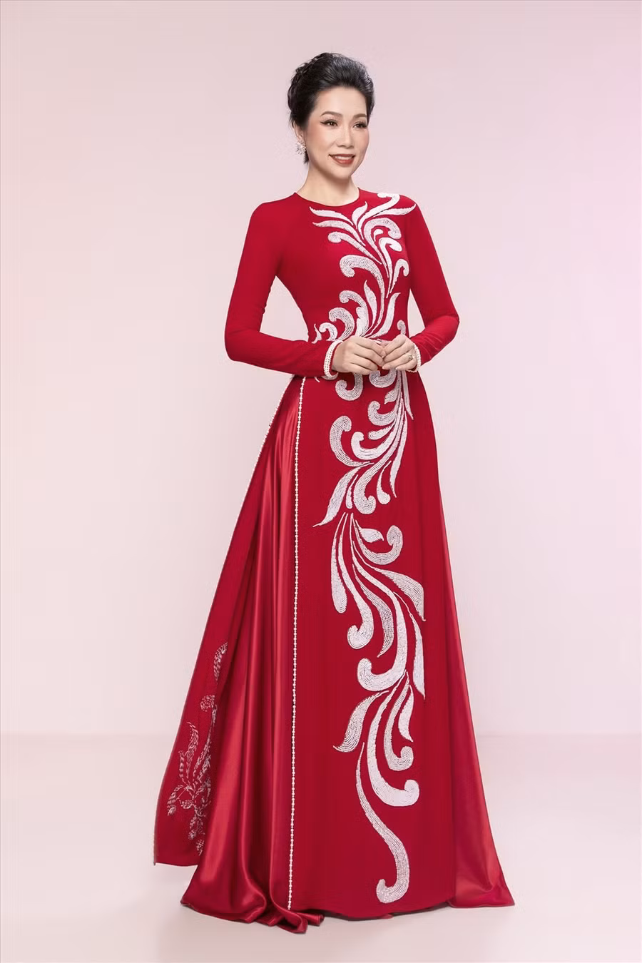 Trịnh Kim Chi nói cô rất hào hứng với bộ ảnh mới này vì đây là dự án nghệ thuật đầu tiên mà nữ nghệ sĩ trở lại khi TPHCM nới lỏng giãn cách.