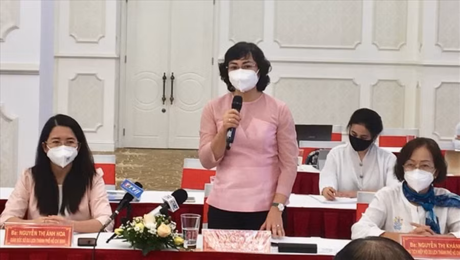  Đoàn công tác TPHCM trong buổi làm việc với tỉnh Tây Ninh về kế hoạch mở tour du lịch đến núi Bà Đen vào ngày 16.10 tới đây. Ảnh: SDL