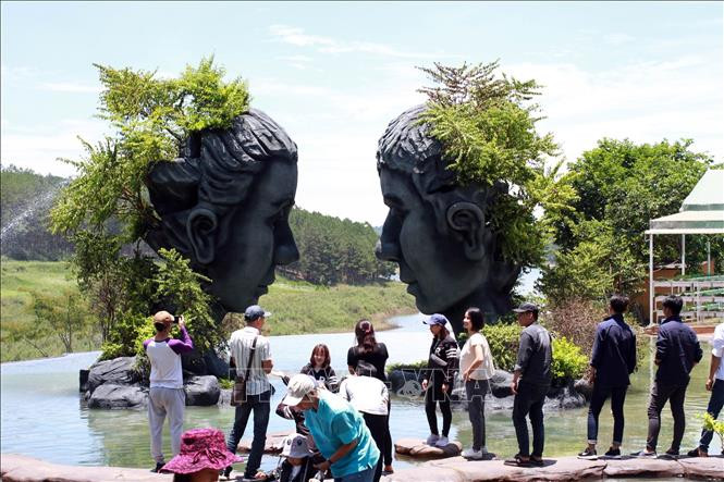 Du lịch Lâm Đồng vẫn đang tìm cách khắc phục khó khăn, thận trọng trong việc mở cửa đón khách. Ảnh tư liệu: Đặng Tuấn/TTXVN