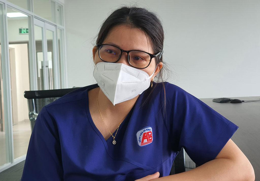 Chị Tỉnh kể về những lần gặp mặt con “chớp nhoáng”. Ảnh: Bích Ngân