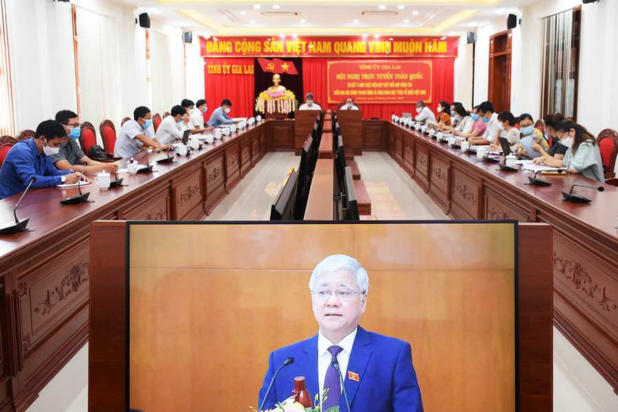  Đồng chí Đỗ Văn Chiến-Bí thư Trung ương Đảng, Bí thư Đảng đoàn, Chủ tịch Ủy ban Trung ương MTTQ Việt Nam phát biểu khai mạc hội nghị. Ảnh: Minh Nguyễn