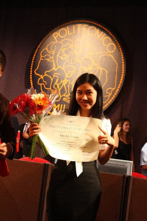 Nghiên cứu viên Trương Vân Anh nhận bằng Thạc sĩ. Ảnh: NVCC