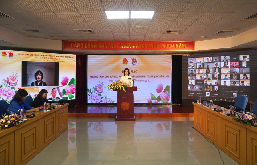 Chi Trịnh Thị Mai Phương phát biểu bế mạc chương trình. Ảnh: Nhật Nam