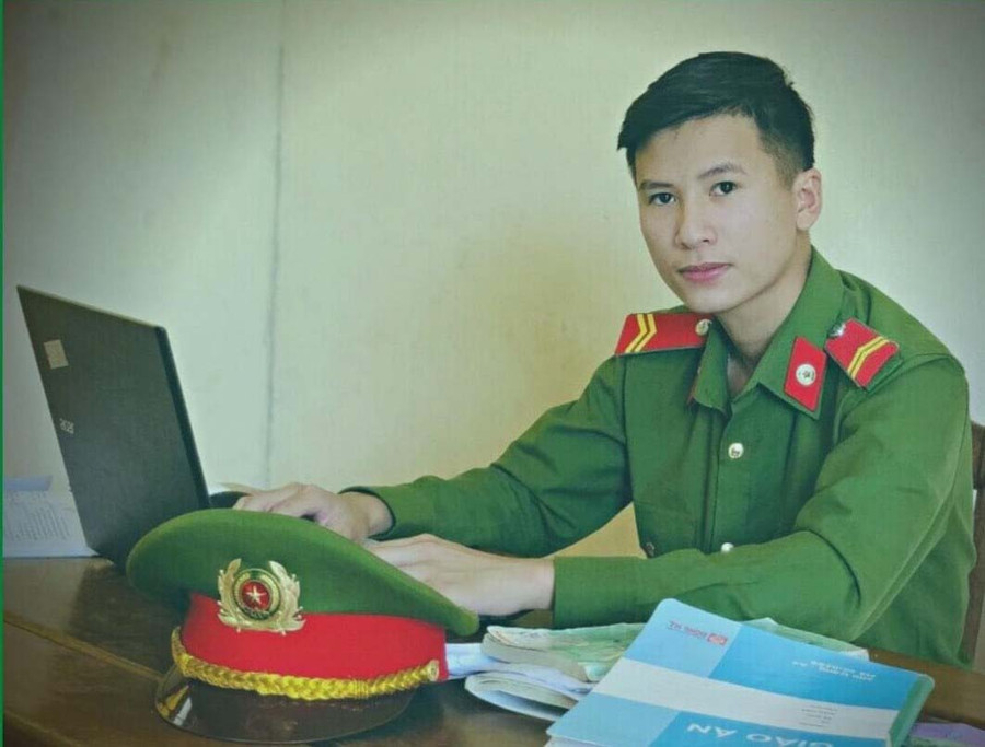 Trung sĩ Phạm Ngọc Cường đậu Học viện Chính trị Công an nhân dân với tổng điểm 27,76 (ảnh Công an huyện Mang Yang cung cấp). 