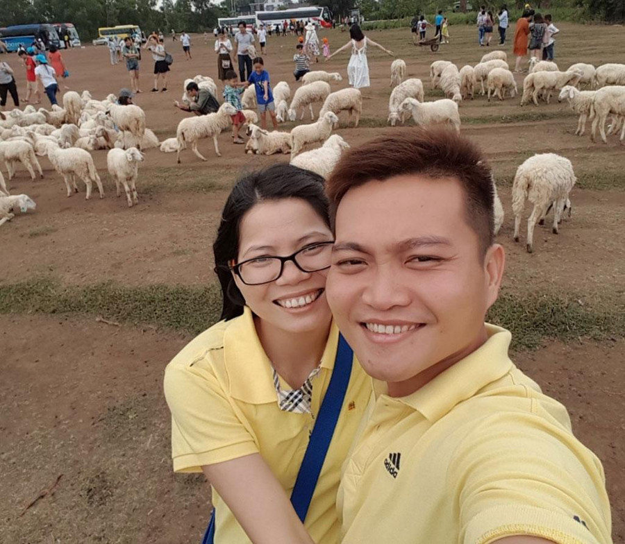 Vợ chồng điều dưỡng Bùi Thị Tỉnh - Châu Phú Hiếu trước đợt dịch thứ 4. Ảnh: NVCC