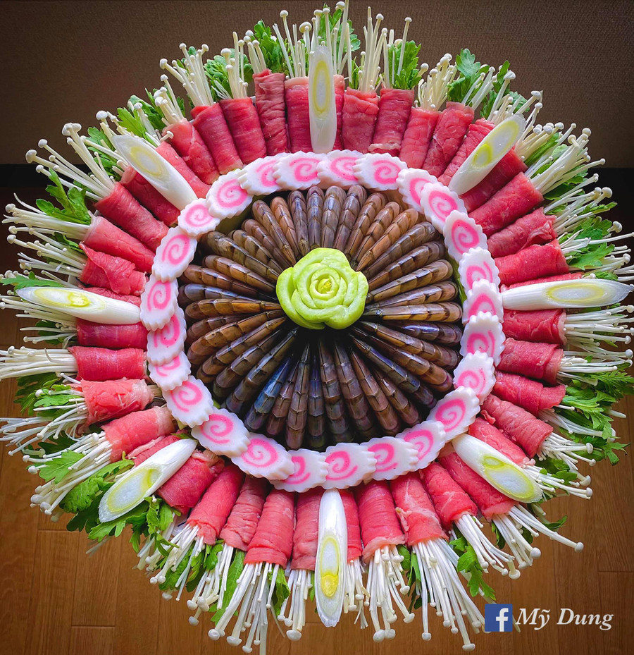 Từ món bún đậu mắm tôm cho đến món bánh cuốn, gỏi cuốn, món lẩu cô nàng Mỹ đều tỉ mỉ trang trí rất đẹp mắt.