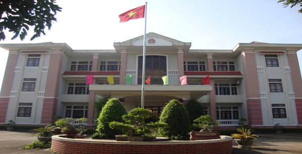 Bị can Lê Viết Sinh - nguyên Phó Chủ tịch UBND huyện Đắk Song trong quá trình công tác đã ký nhiều loại giấy tờ sai quy định. Ảnh: TTTĐTH Bị can Lê Viết Sinh - nguyên Phó Chủ tịch UBND huyện Đắk Song trong quá trình công tác đã ký nhiều loại giấy tờ sai quy định. Ảnh: TTTĐTH