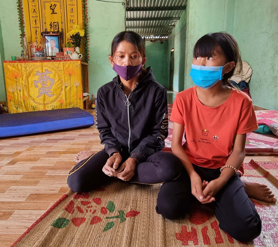 Chị Pheo và con gái. Ảnh: Hà Phương Chị Pheo và con gái. Ảnh: Hà Phương