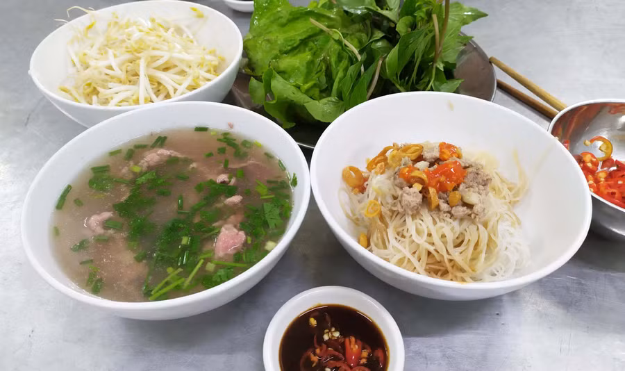 Phở khô là món ăn đặc sản của Gia Lai. Ảnh: Tạ Ngọc Điệp