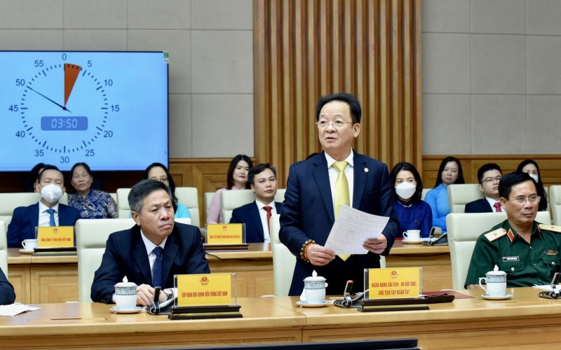 Chủ tịch HĐQT Tập đoàn T&T Đỗ Quang Hiển phát biểu ý kiến tại buổi gặp mặt.