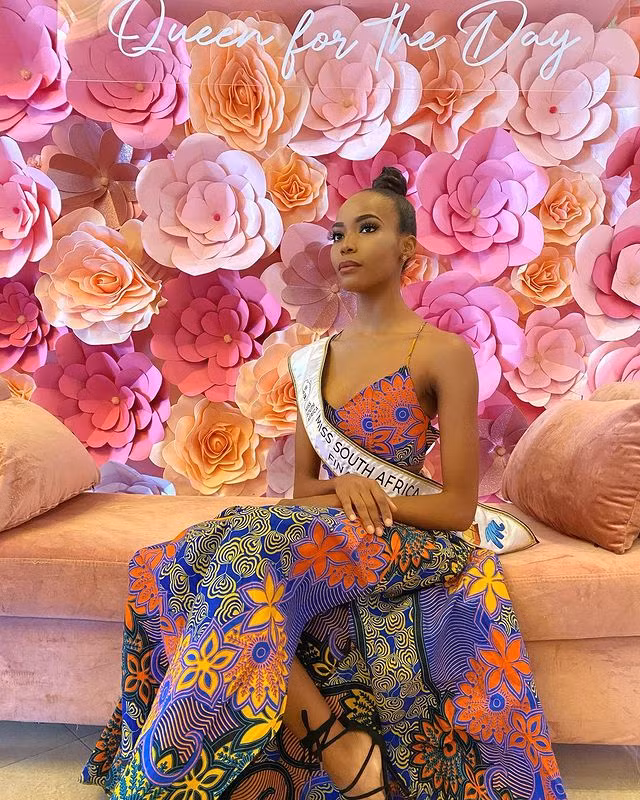 Lalela Mswane là người mẫu, vũ công và cũng sở hữu bằng đại học chuyên ngành luật