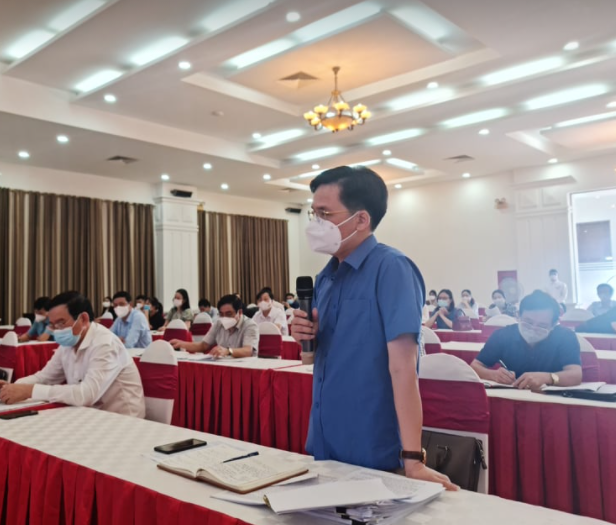 Ông Nguyễn Ngọc Toàn trả lời tại cuộc Họp báo ngày 12-10.