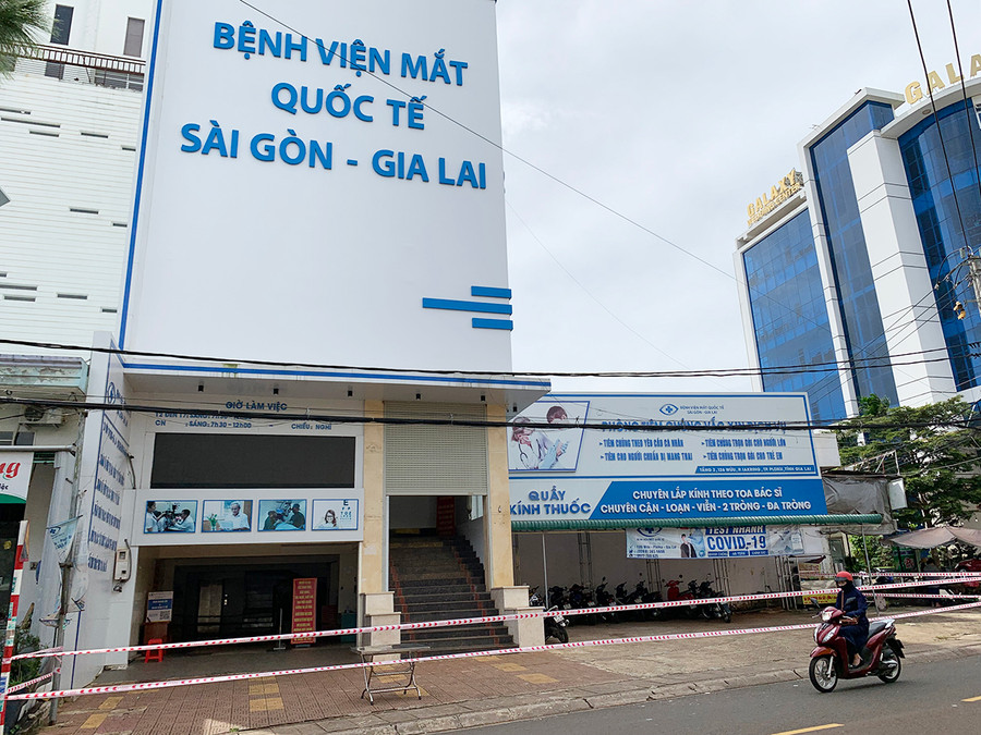  Liên quan dịch tễ Covid-19, phong tỏa tạm thời Bệnh viện Mắt Quốc tế Sài Gòn-Gia Lai để phòng-chống dịch. Ảnh: Như Nguyện