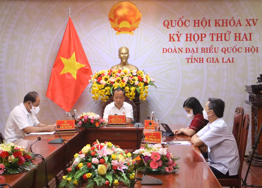  Quang cảnh phiên thảo luận trực tuyến tại đầu cầu Gia Lai. Ảnh: Quang Tấn