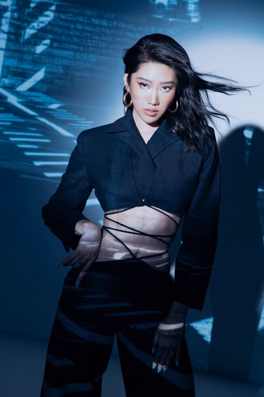 Bên cạnh đó, cô còn trở thành thành viên chính của đội hình Running Man Vietnam năm nay. Những tưởng sẽ bị các nghệ sĩ 