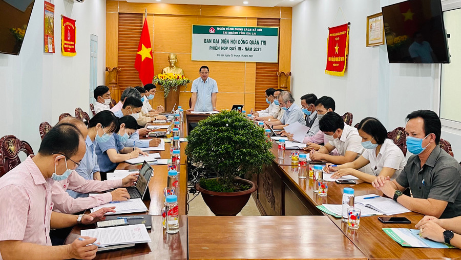 Quang cảnh phiên họp quý III-2021 của Ban đại diện Hội đồng quản trị Ngân hàng Chính sách Xã hội tỉnh. Ảnh: Vũ Thảo  uang cảnh phiên họp quý III-2021 Ban đại diện Hội đồng quản trị Ngân hàng Chính sách xã hội tỉnh. Ảnh: Vũ Thảo