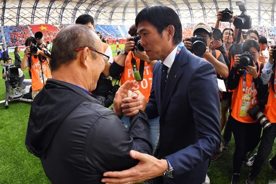 Huấn luyện viên Hajime Moriyasu bày tỏ sự lo lắng khi chạm trán tuyển Việt Nam của ông Park Hang-seo. Ảnh: AFC