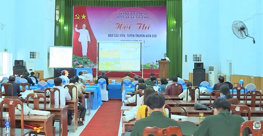 Quang cảnh hội thi báo cáo viên, tuyên truyền viên giỏi cấp tỉnh. Ảnh: Phan Lài