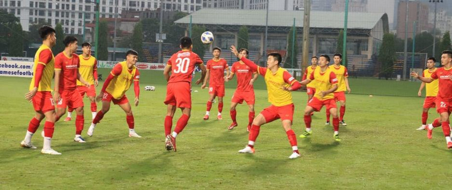  Hãy hỗ trợ tinh thần cho tuyển Việt Nam. Ảnh: VFF