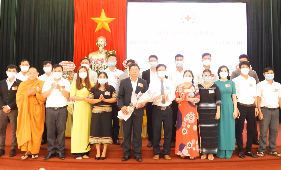  Ban Chấp hành Hội Chữ thập đỏ huyện Ia Grai nhiệm kỳ 2021-2026 ra mắt và nhận nhiệm vụ tại Đại hội. Ảnh: Thanh Nhật