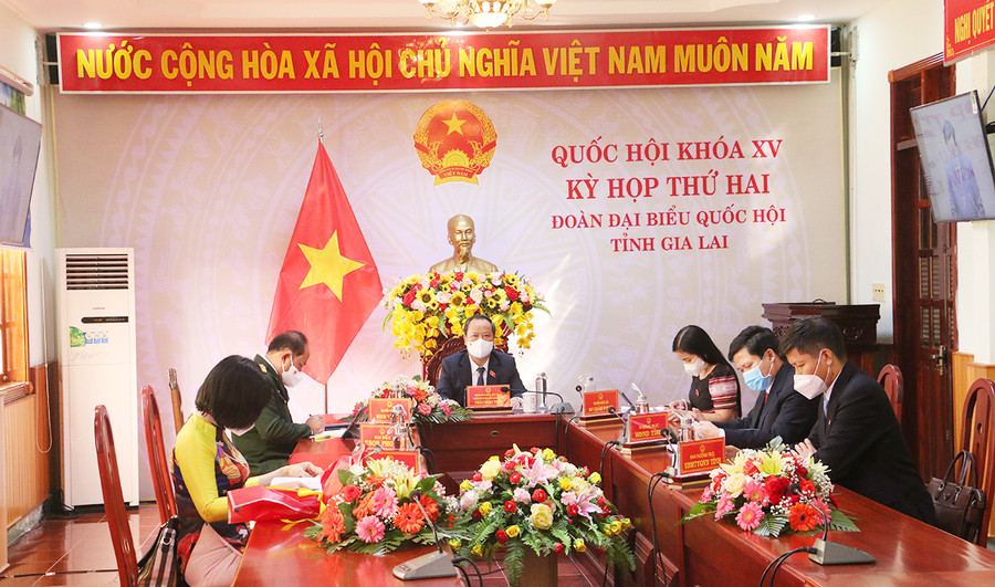 Quang cảnh kỳ họp thứ 2 Quốc hội khóa XV tại điểm cầu tỉnh Gia Lai. Ảnh: Quang Tấn Quang cảnh tại điểm cầu truyền hình Đoàn đại biểu Quốc hội tỉnh Gia Lai tham dự Kỳ họp thứ 2 Quốc hội khóa XV. Ảnh: Quang Tấn