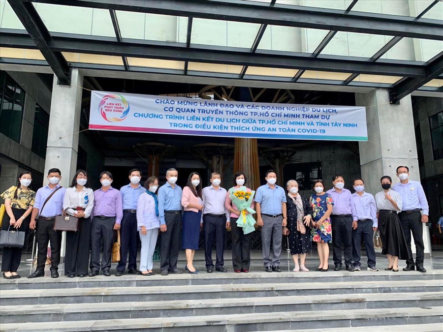 Lãnh đạo TPHCM và tỉnh Tây Ninh đều cam kết tạo mọi điều kiện thuận lợi để đơn vị lữ hành và du khách khi tham gia tour núi Bà Đen sắp tới. Ảnh: SDL