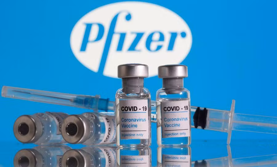 Kết quả thử nghiệm lâm sàng giai đoạn 3 cho thấy liều tăng cường vắc xin Pfizer hiệu quả 95,6%. Ảnh: Reuters