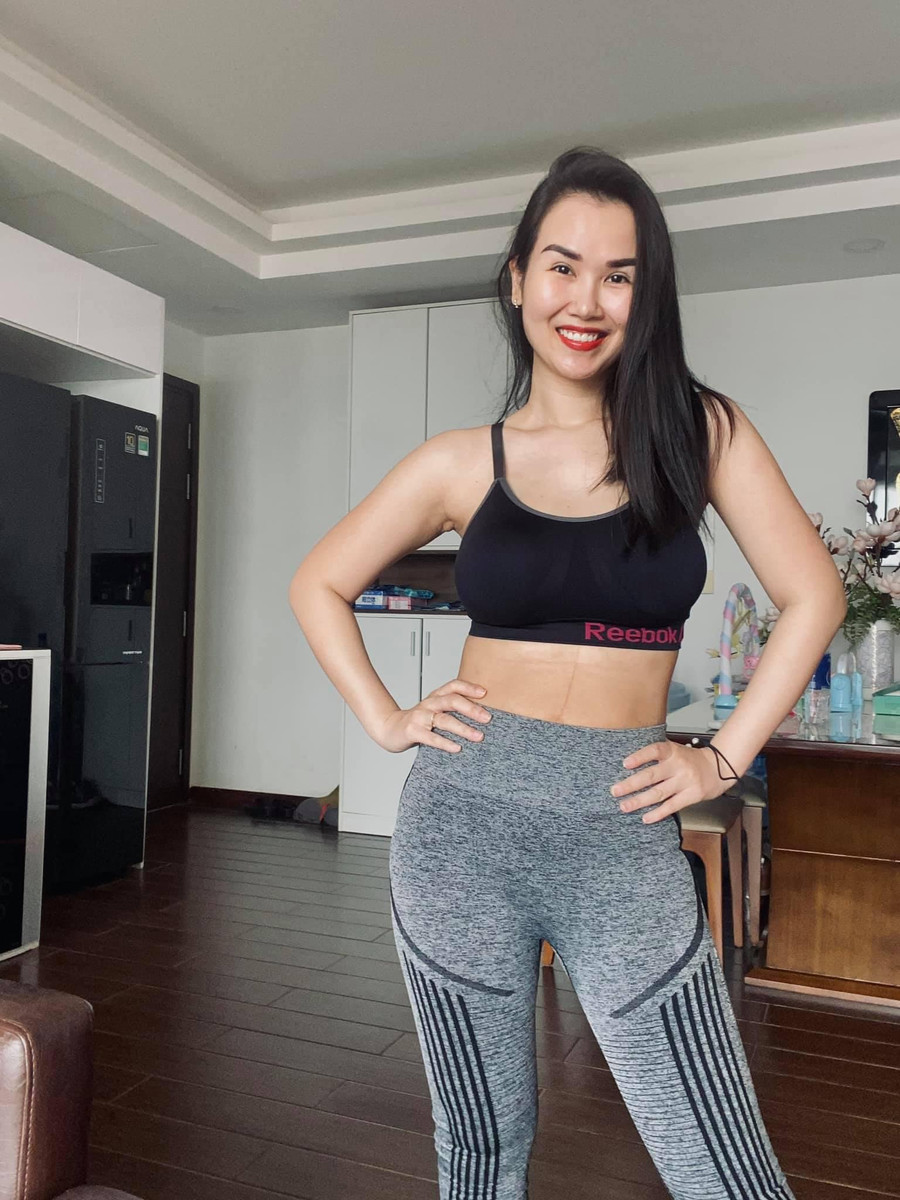 Vóc dáng thon gọn của bà mẹ một con. Ảnh: FBNV