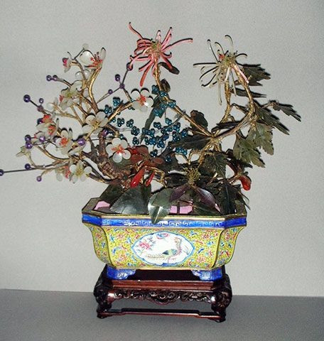 Cành vàng lá ngọc thời Nguyễn. Ảnh: Bảo tàng lịch sử Quốc gia Việt Nam. Cành vàng lá ngọc thời Nguyễn. Ảnh: Bảo tàng lịch sử Quốc gia Việt Nam.