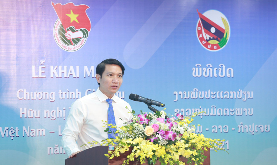 Anh Nguyễn Ngọc Lương phát biểu khai mạc chương trình giao lưu. Ảnh: Bảo Anh