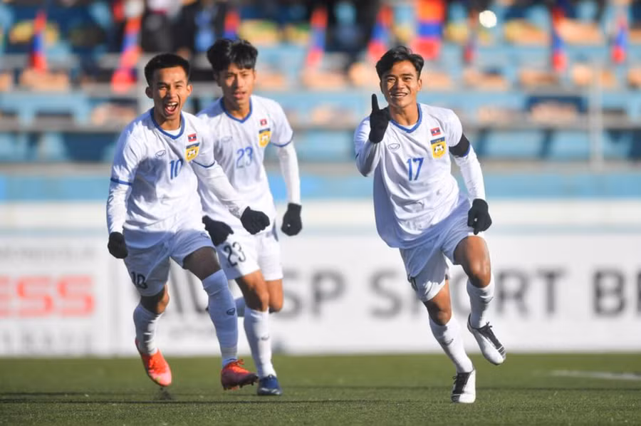 U.23 Lào thắng Mông Cổ giúp Thái lan giành quyền lọt vào vòng chung kết. Ảnh: AFC