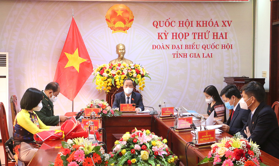 Các đại biểu Quốc hội tỉnh tham gia Kỳ họp thứ 2 Tại điểm cầu Gia Lai. Ảnh: Quang Tấn
