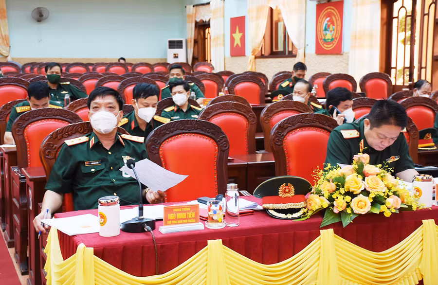 Trung tướng Ngô Minh Tiến kiểm tra công tác phòng-chống dịch Covid-19 và nhiệm vụ quốc phòng-quân sự địa phương trên địa bàn tỉnh. Ảnh: Minh Nguyễn